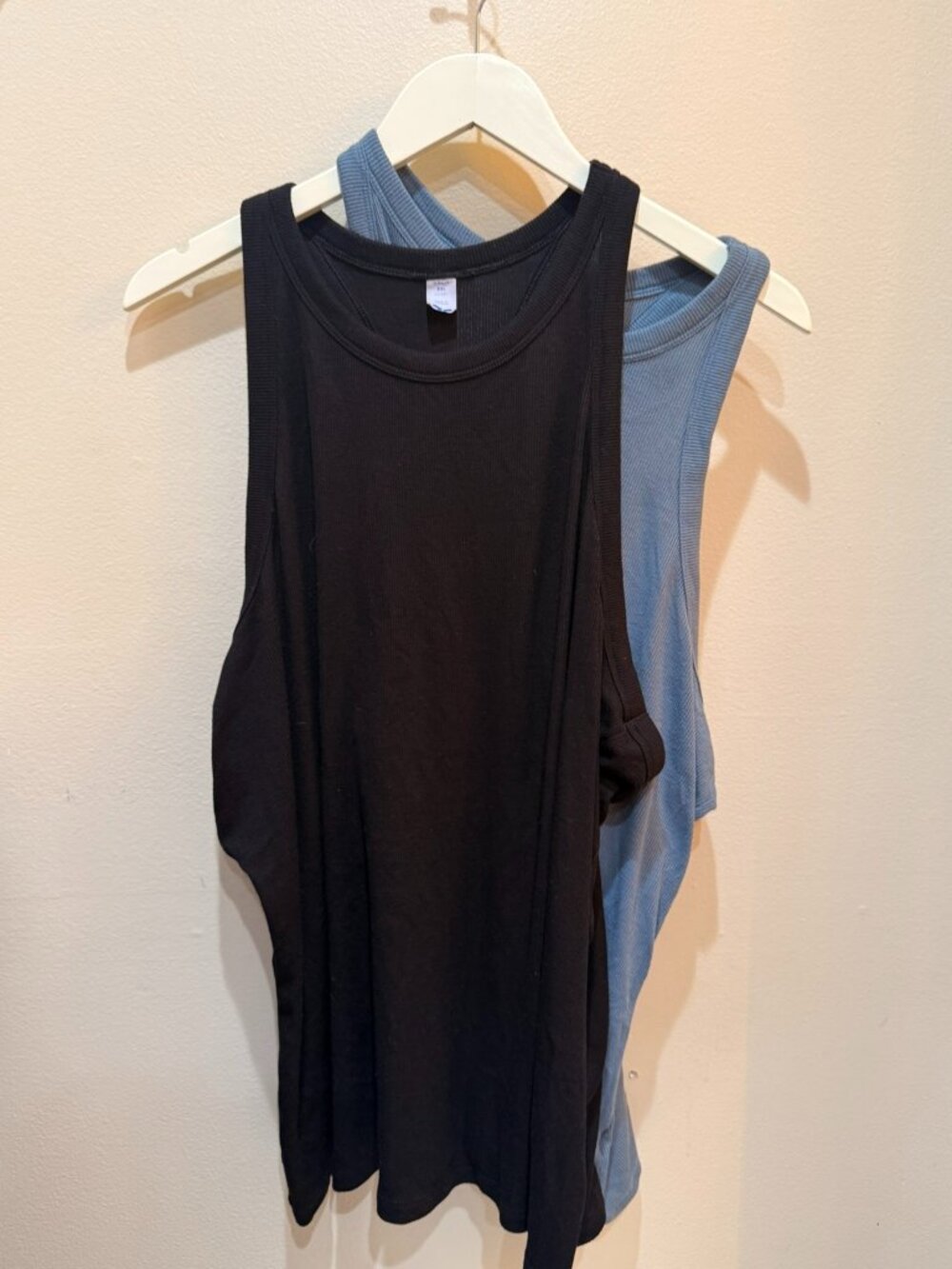 Old Navy Active UltraLite Go-Dry Tank Tops XXL Blue Black 2 Piece Lot
